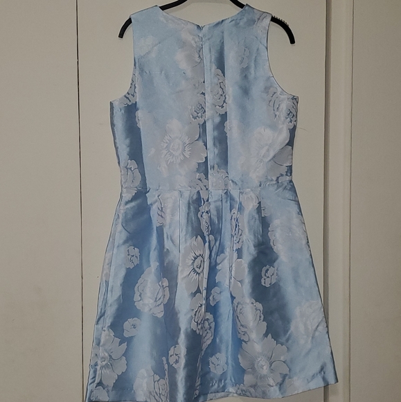 💙New Allison Andrews Dress💙 - Picture 3 of 4